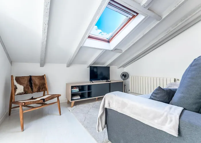New And Bright Puertochico Attic Apartment *