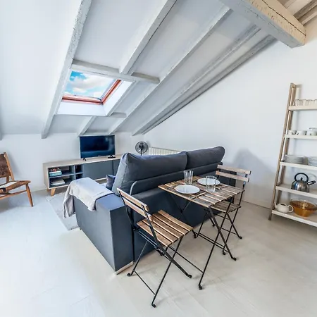 New And Bright Puertochico Attic Апартаменты