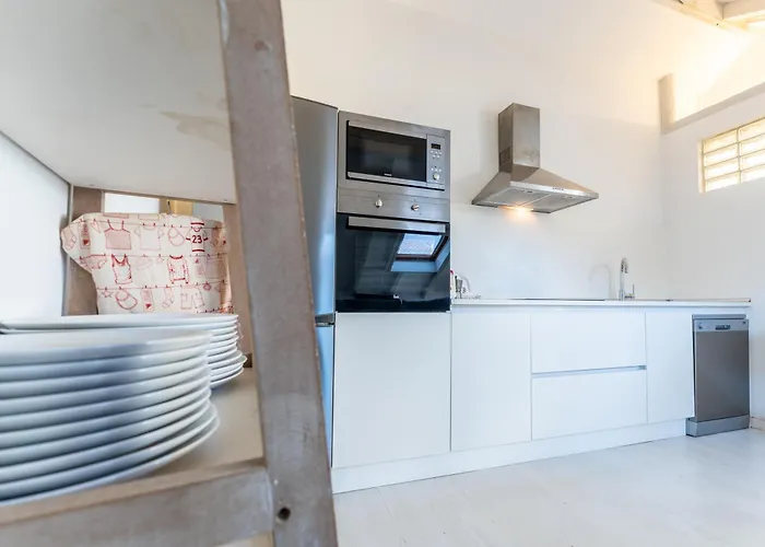 New And Bright Puertochico Attic Апартаменты *